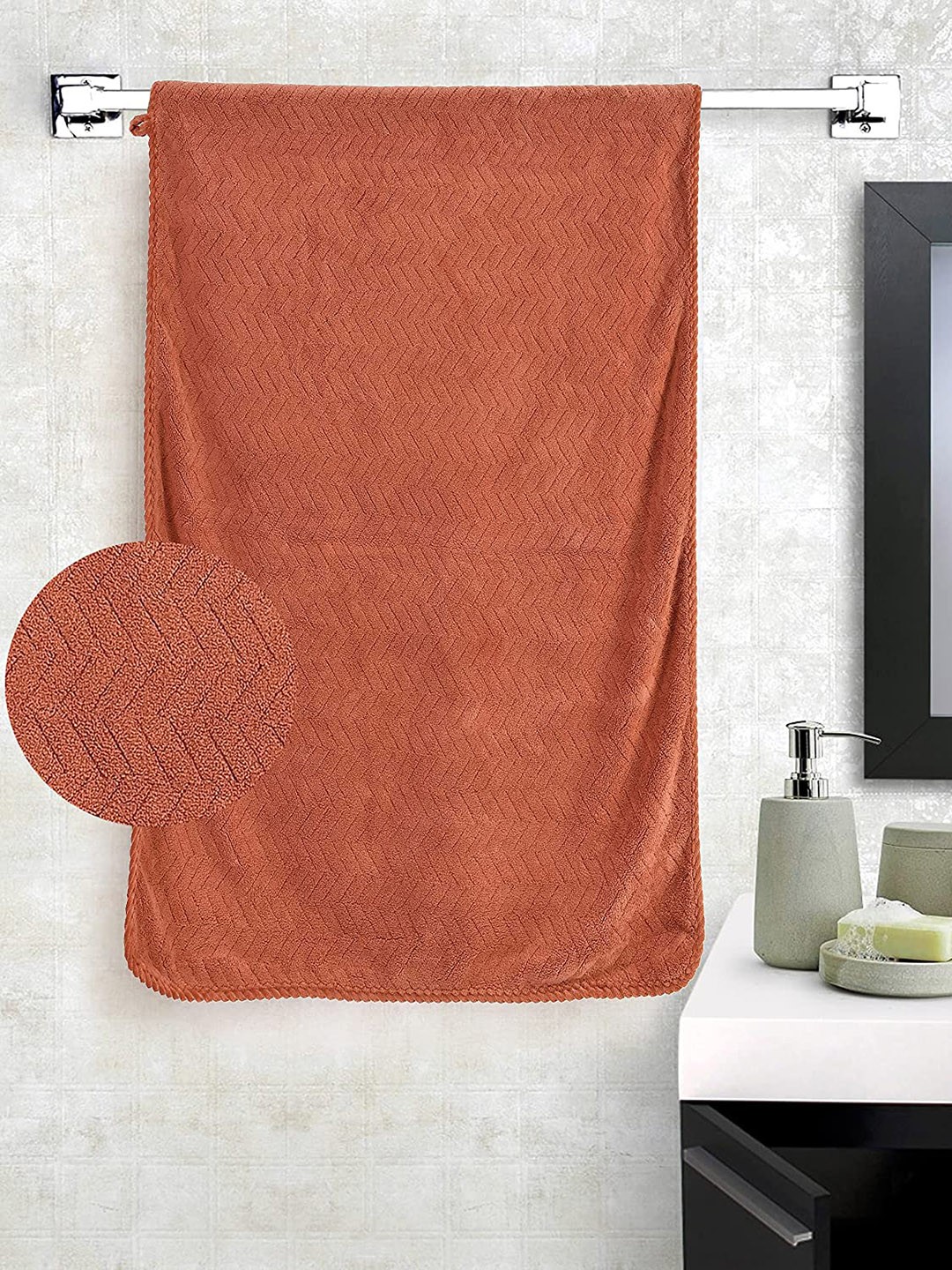 

Bajo's Rust Zig-Zag Self-Designed 650 GSM Super Absorbent Bath Towel