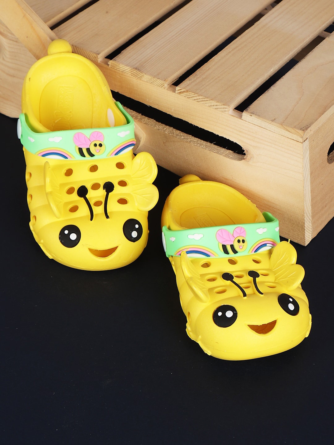 

PASSION PETALS Infant Girls Butterfly Applique Lightweight Clogs, Yellow