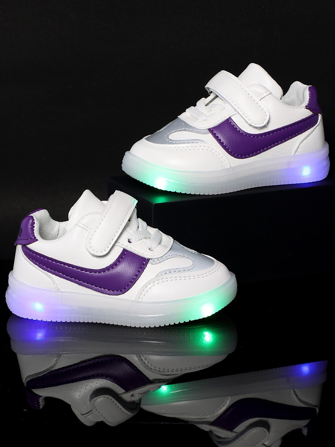 

PASSION PETALS Kids Colourblocked Lightweight LED Sneakers, White