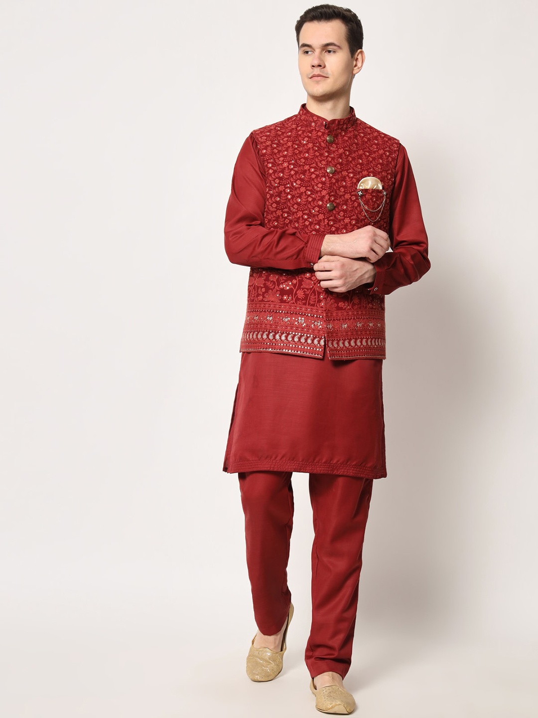 

MAXENCE Embellished Sequinned Pure Silk Nehru Jacket, Red