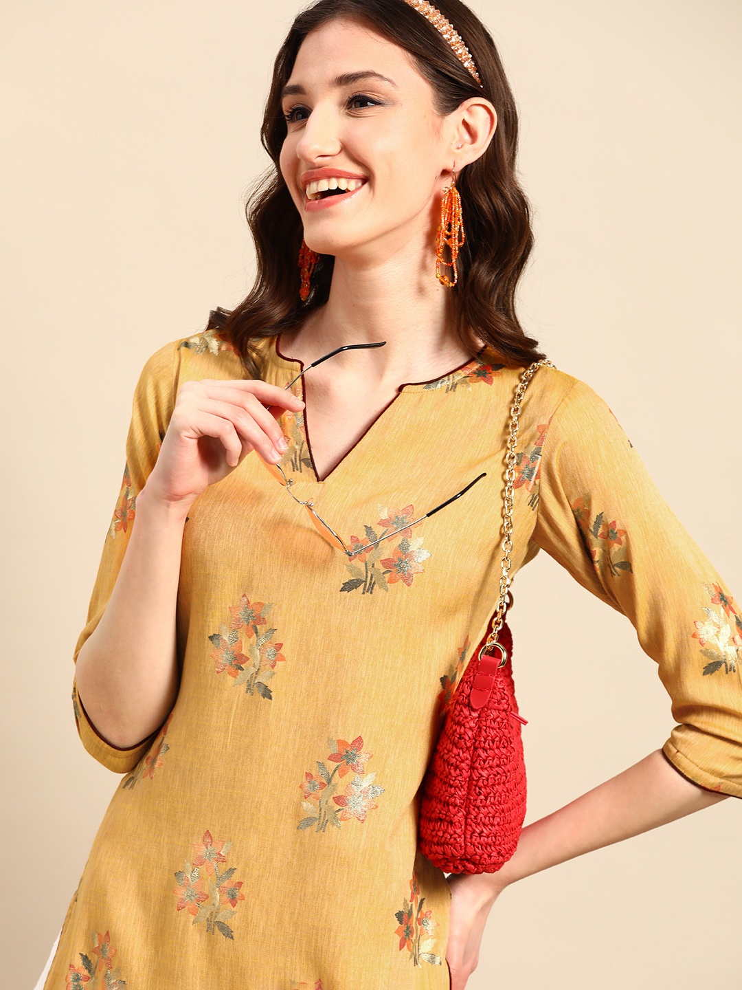 

Sangria Floral Printed Kurta, Yellow