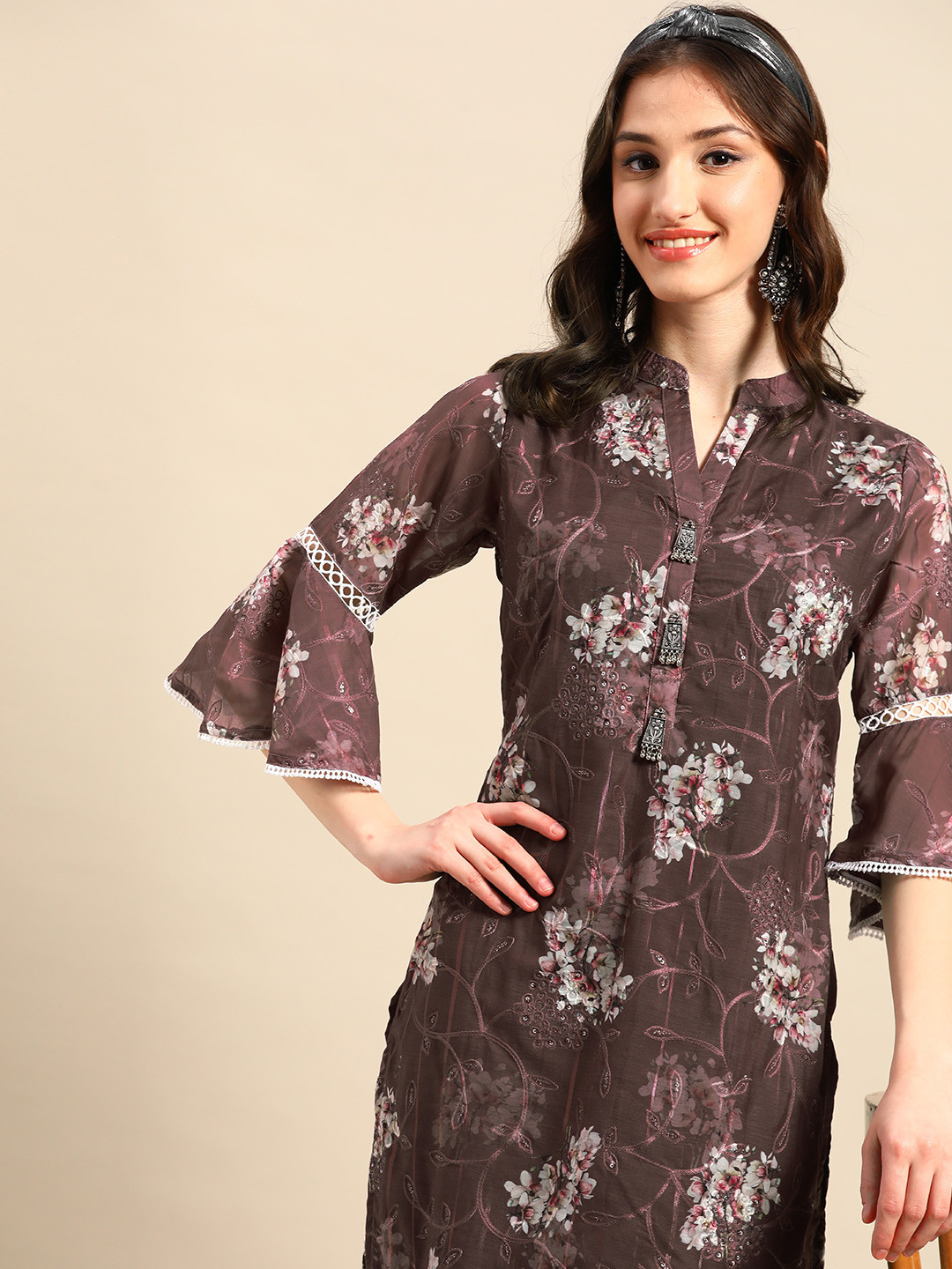 

Sangria Floral Bell Sleeves Kurta, Burgundy