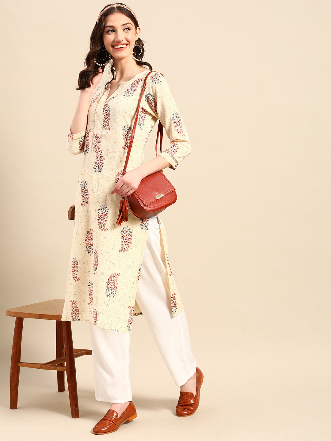 

Sangria Floral Printed Gotta Patti Jacquard Kurta, Beige
