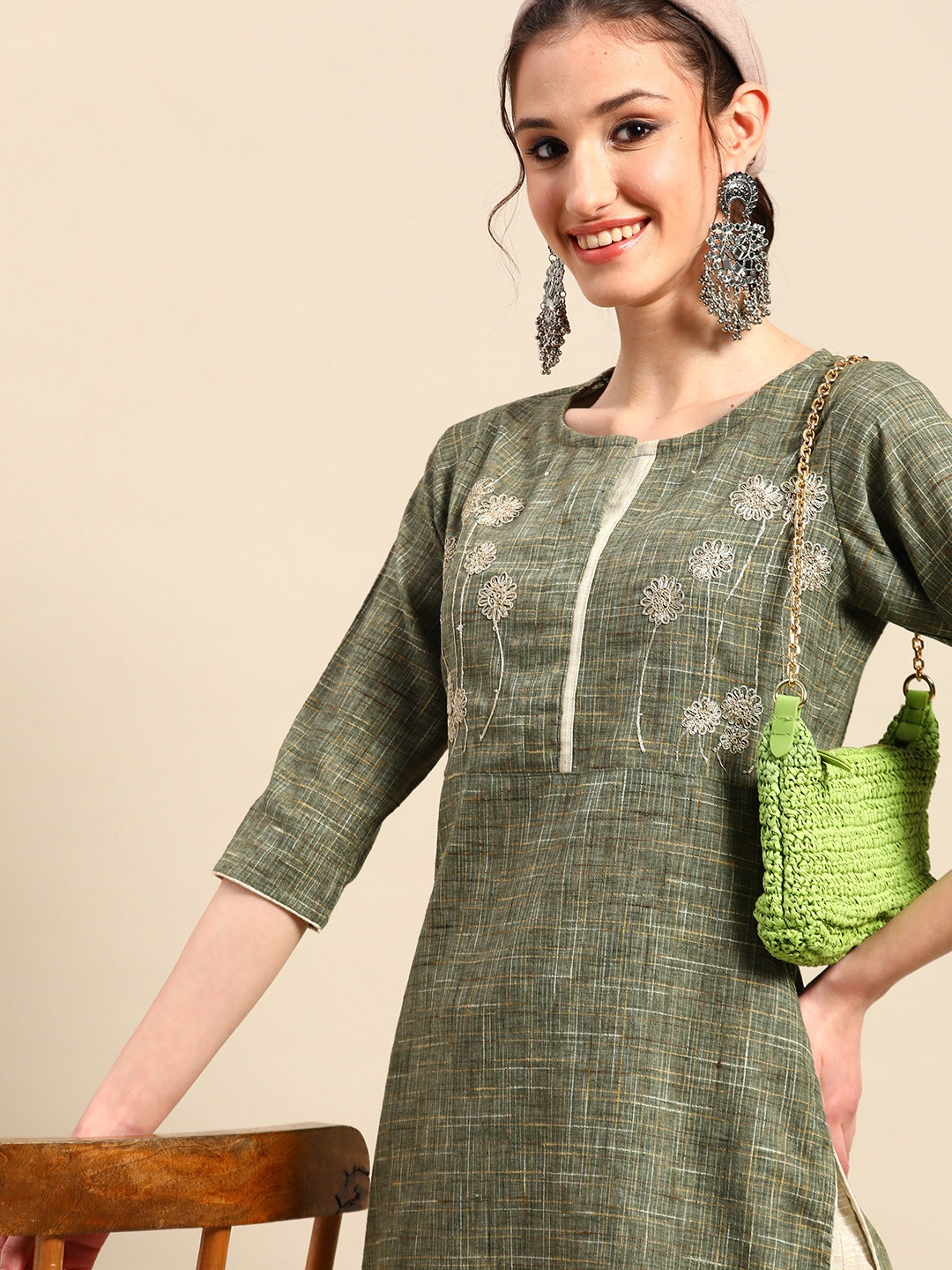 

Sangria Floral Thread Work Kurta with Palazzos, Green