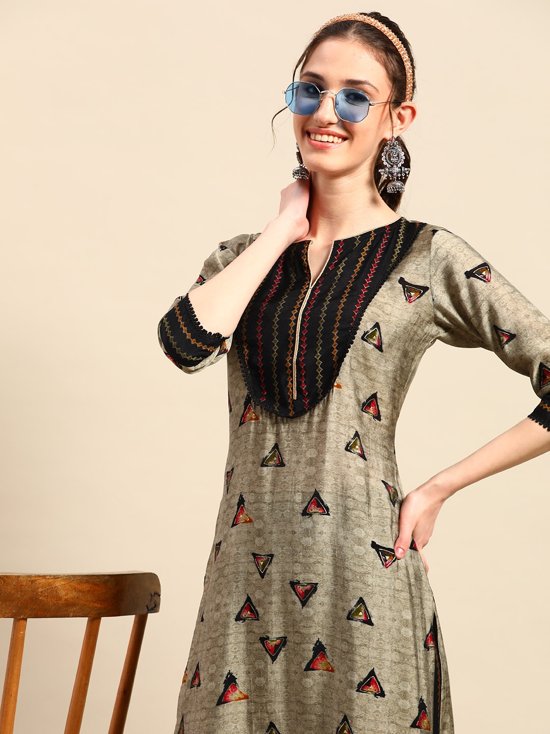 

Sangria Printed Kurta With Palazzos, Grey