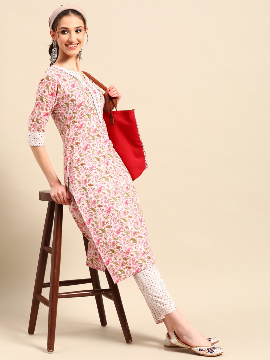 

Sangria Women Paisley Printed Gotta Patti Kurta With Trousers, Pink