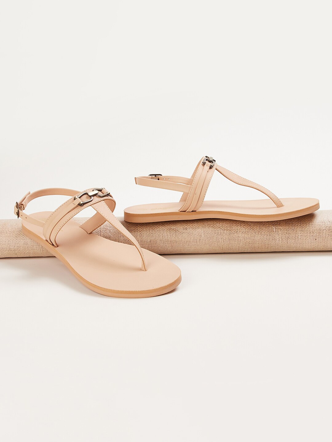 

Ginger by Lifestyle Women Solid T-Strap Flats With Buckles, Pink