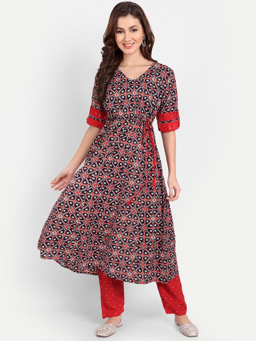 

Karagwals fab Ethnic Motifs PrintedAnarkali Kurta With Trousers, Black