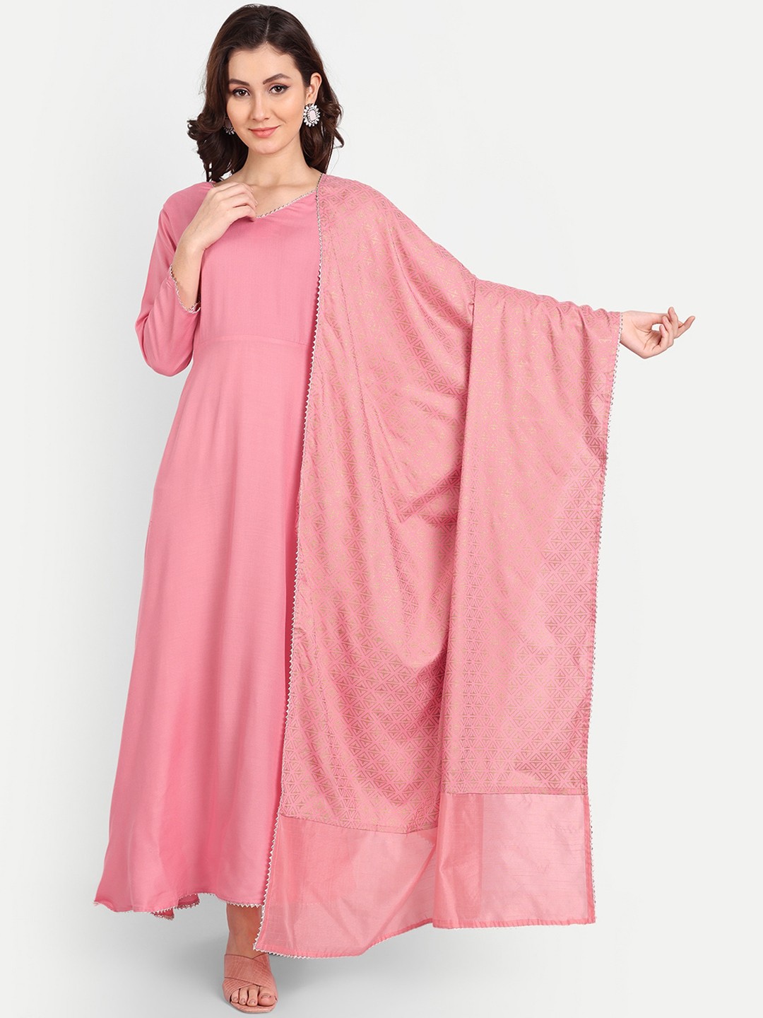 

Karagwals fab V-Neck Gotta Patti Detail Anarkali Kurta With Dupatta, Pink