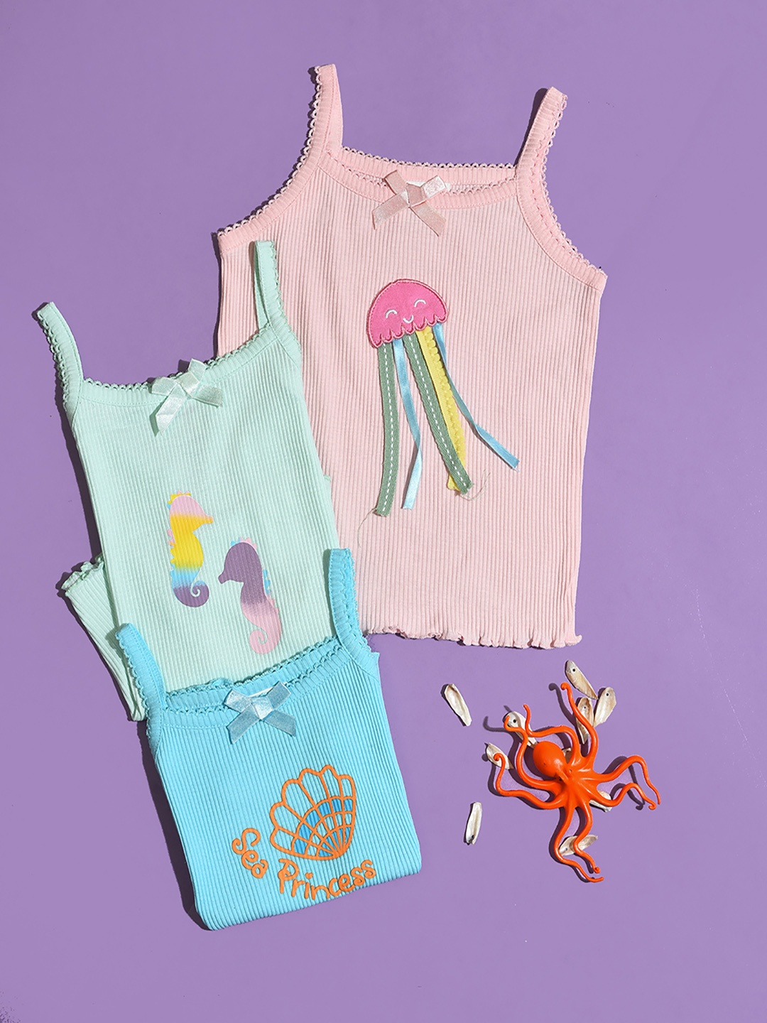 

MiArcus Girls Pack Of 3 Printed Cotton Basic Innerwear Vests, Sea green