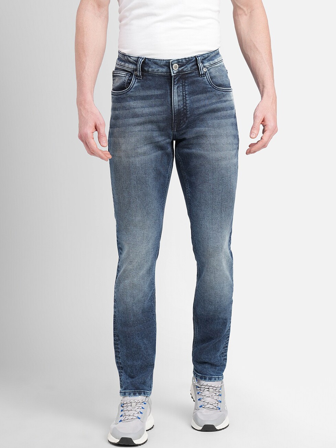 

Jack & Jones Men Slim Fit Low Distress Light Fade Stretchable Cotton Jeans, Blue