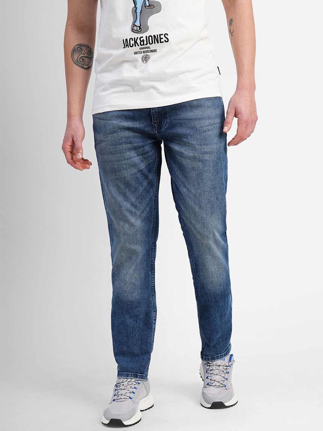 

Jack & Jones Men Slim Fit Light Fade Stretchable Cotton Jeans, Blue