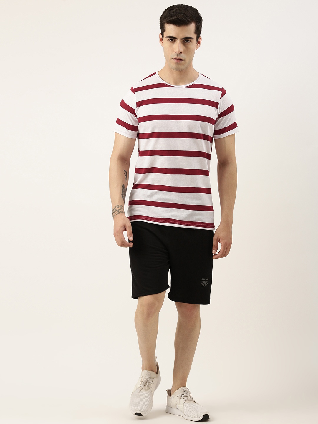 

Sports52 wear Men Striped T-shirt With Shorts Training Tracksuit, White