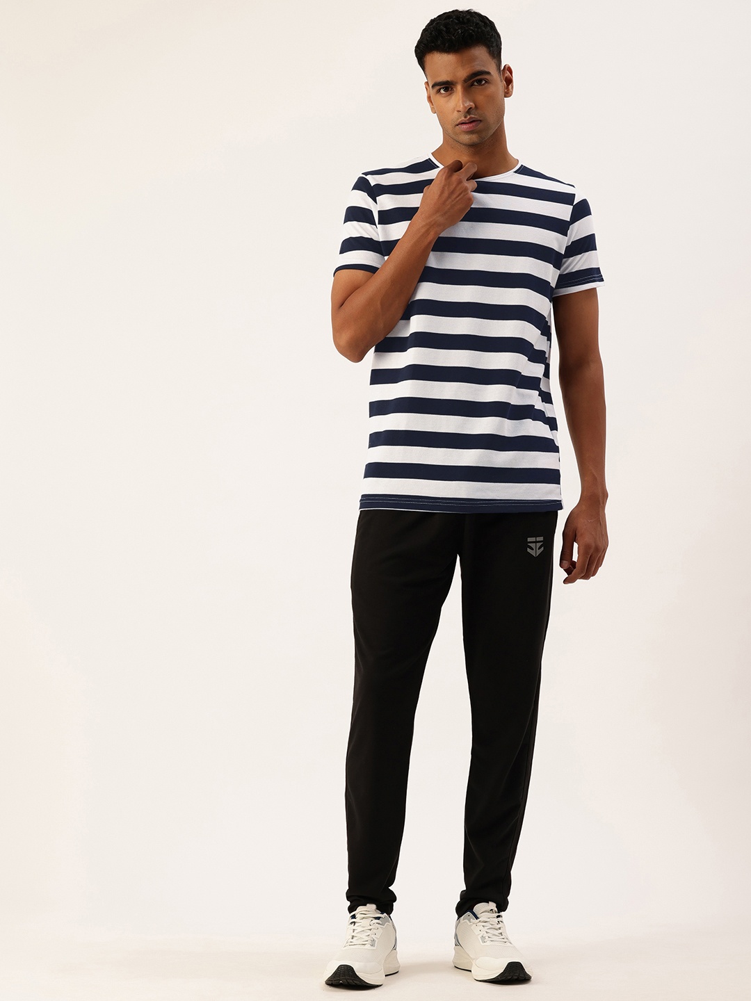 

Sports52 wear Striped T-Shirt With Trackpants, Navy blue