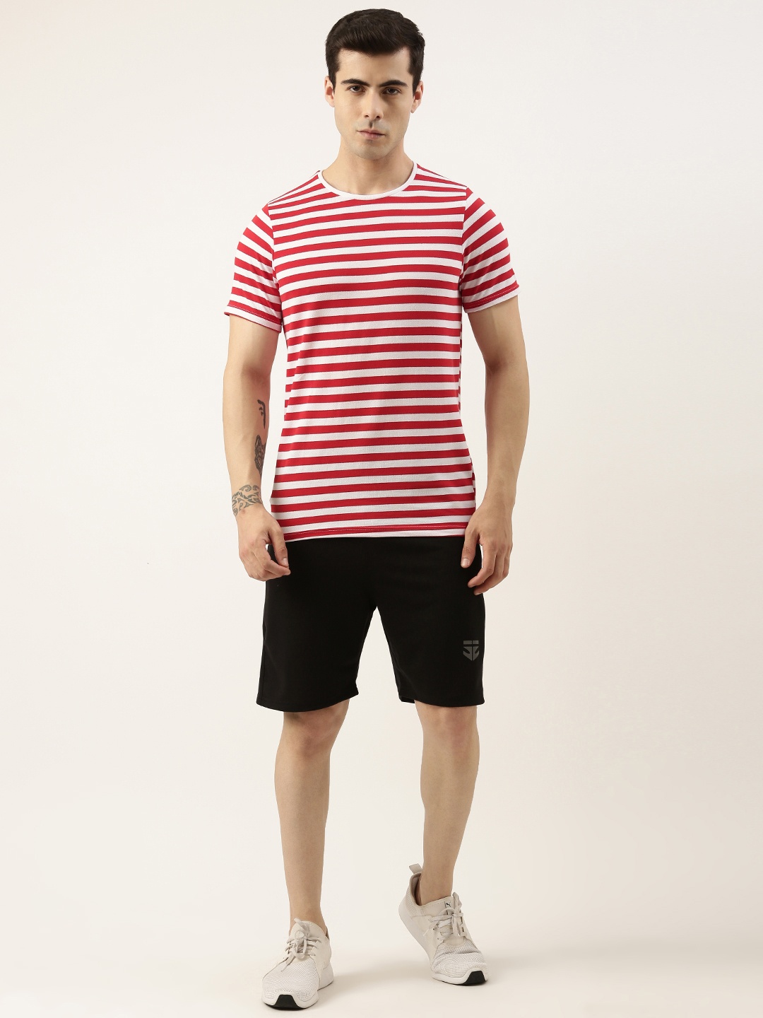 

Sports52 wear Men Striped T-shirt With Shorts Training Tracksuit, White