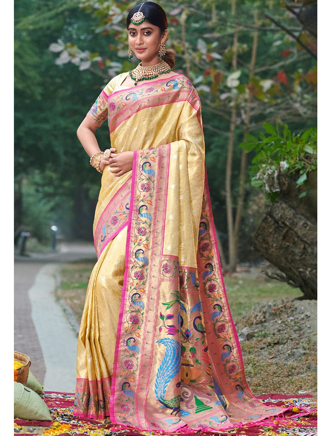 

SANGAM PRINTS Woven Design Zari Pure Silk Paithani Saree, Cream