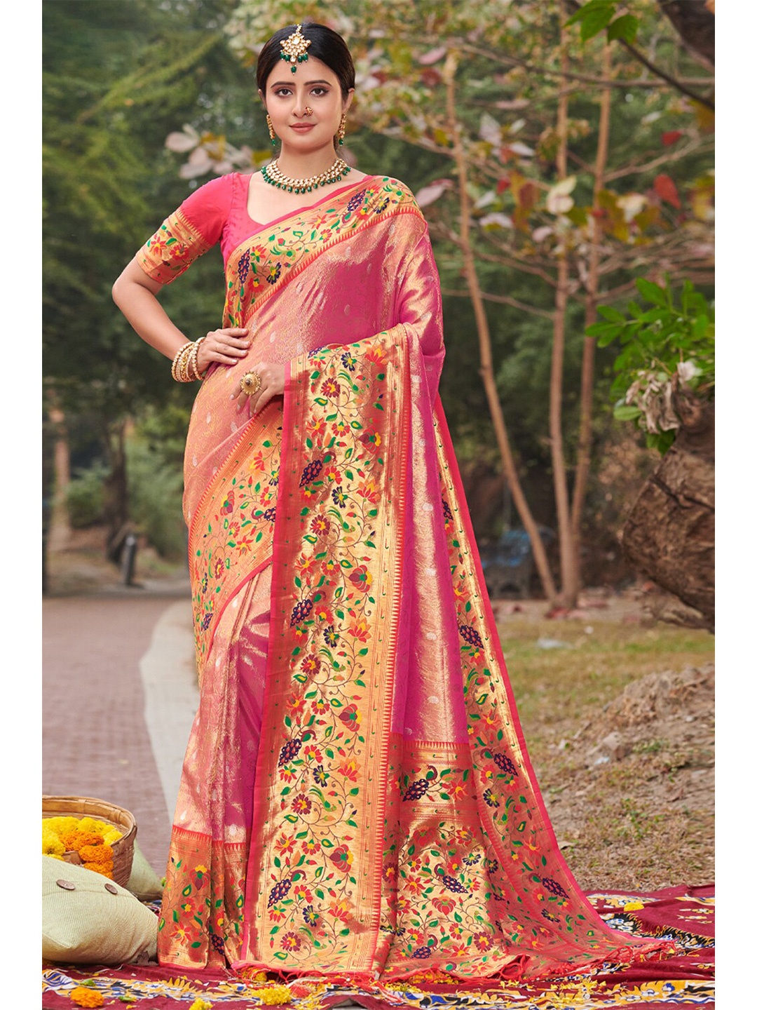 

SANGAM PRINTS Floral Motif Woven Design Zari Pure Silk Paithani Saree, Pink