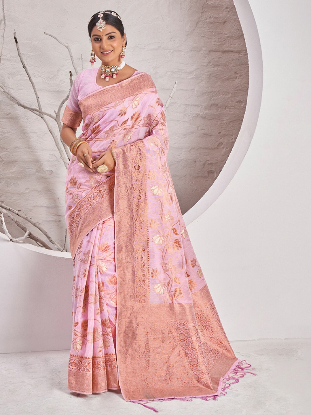 

SANGAM PRINTS Floral Woven Design Zari Saree, Pink