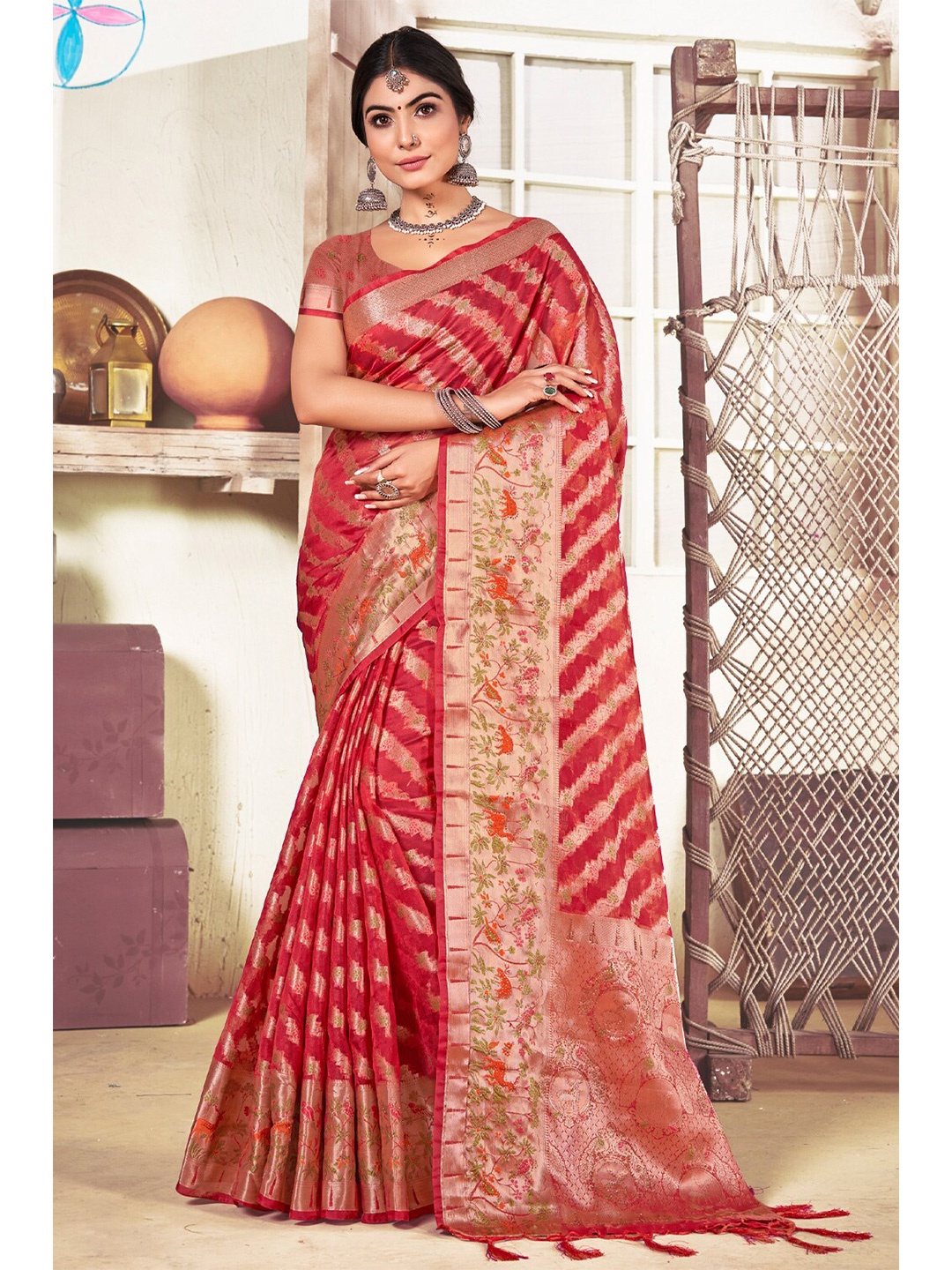 

SANGAM PRINTS Woven Design Zari Organza Saree, Red