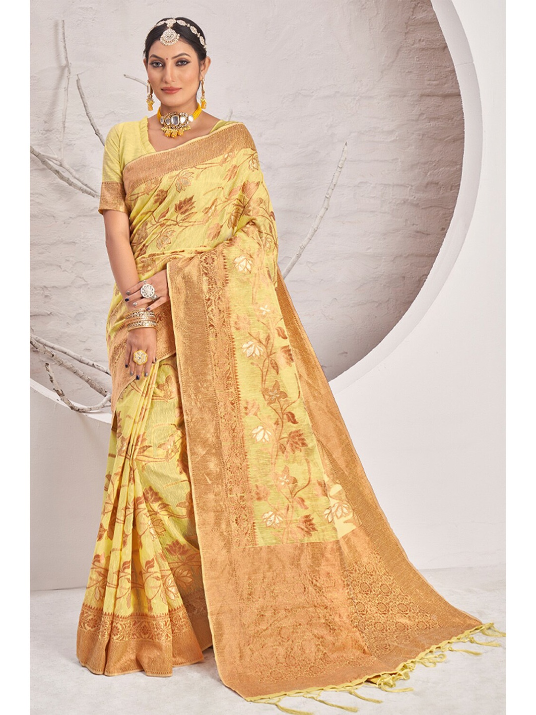 

SANGAM PRINTS Floral Woven Design Zari Saree, Yellow