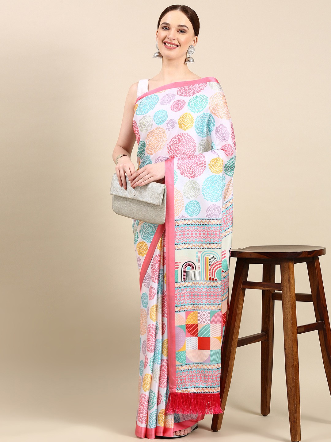 

VASTRANAND Floral Satin Saree, Pink