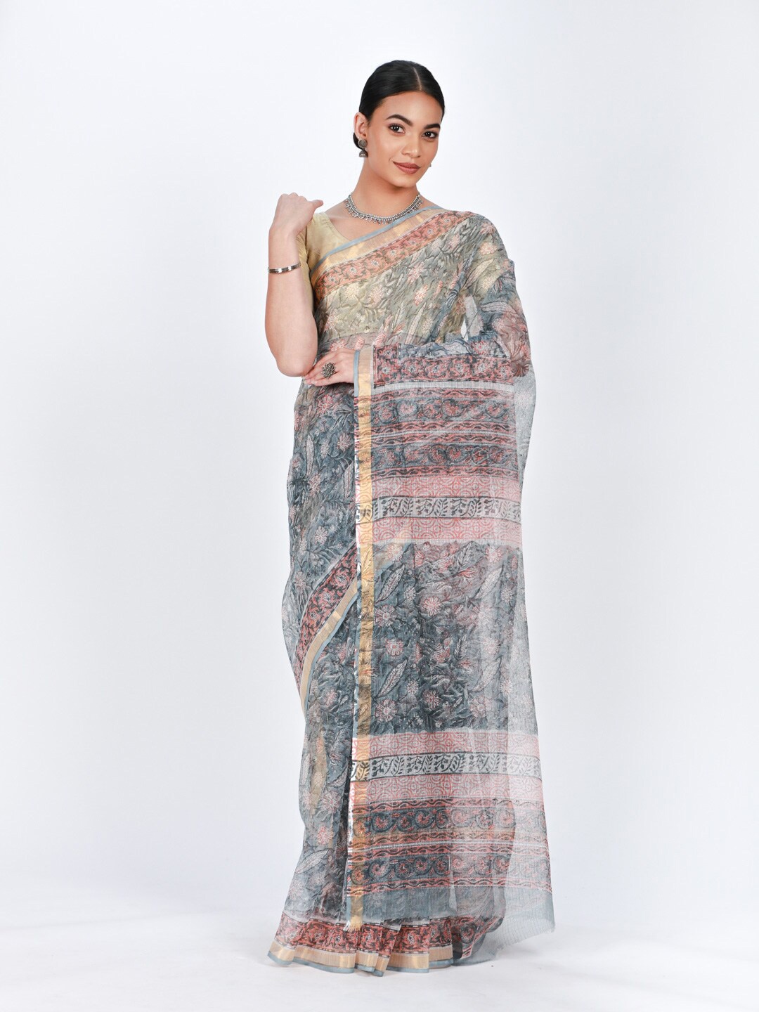 

ReshaWeaves Ethnic Motifs Zari Pure Cotton Block Print Saree, Grey