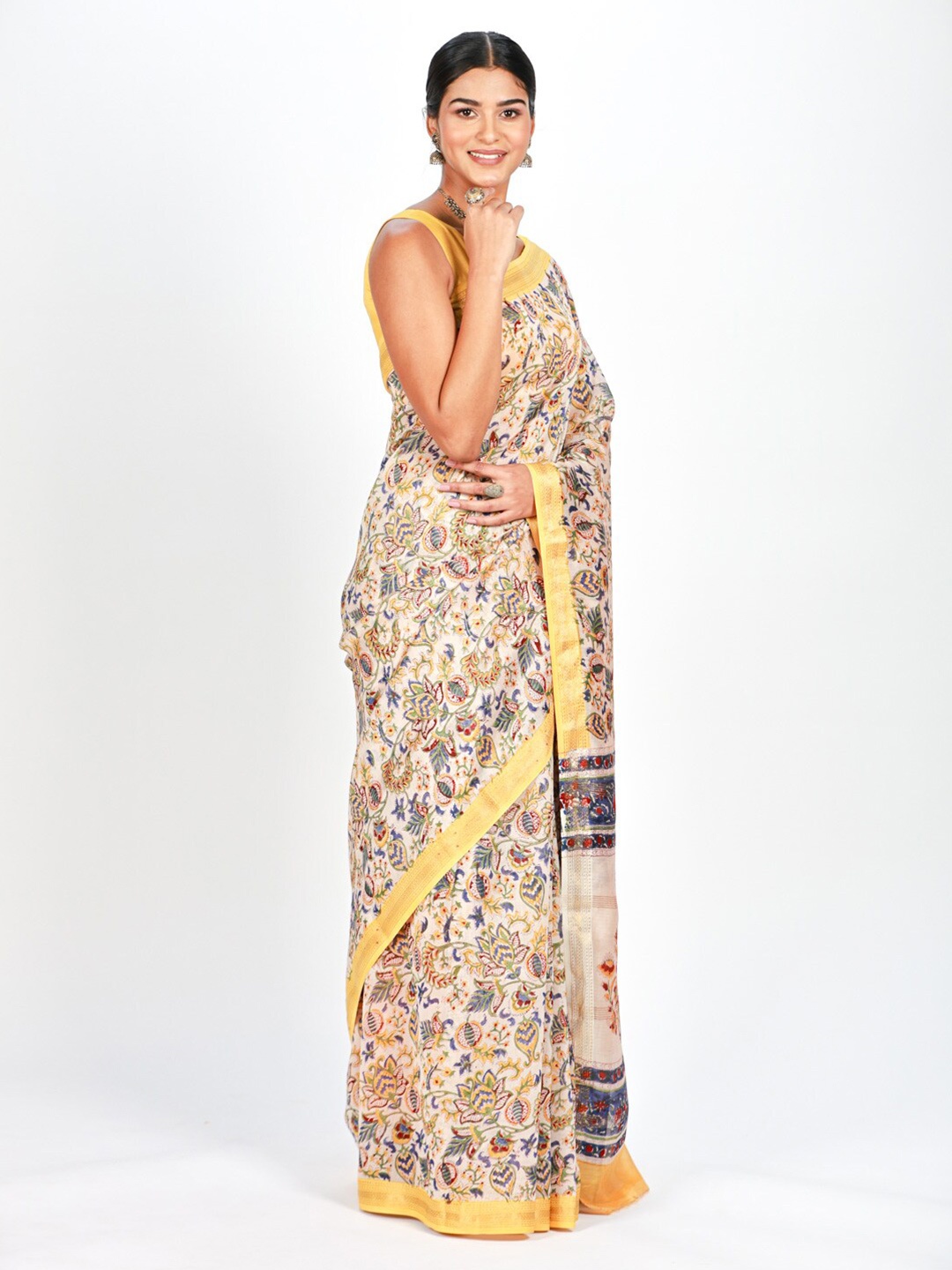 

ReshaWeaves Floral Printed Silk Cotton Block Print Saree, Beige
