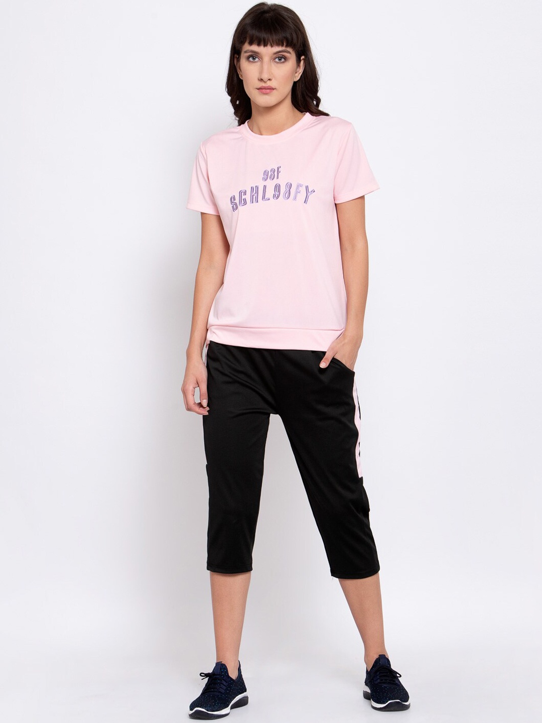 

iki chic Women Embroidered Round Neck Sports T-Shirt with Capris Tracksuits, Pink