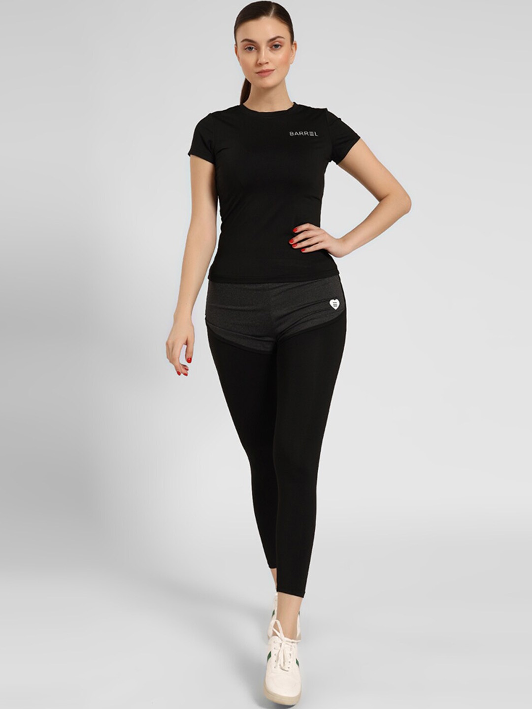 

iki chic Round Neck Short Sleeves Mid-Rise Co-Ords, Black