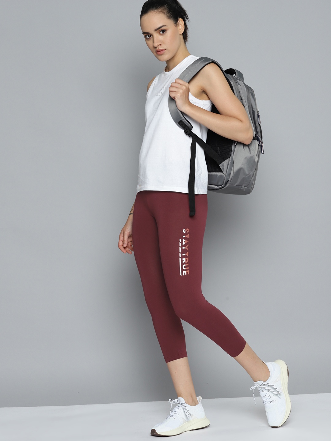 

HRX by Hrithik Roshan Women Slim Fit Printed Detail 3/4 Training Tights, Maroon