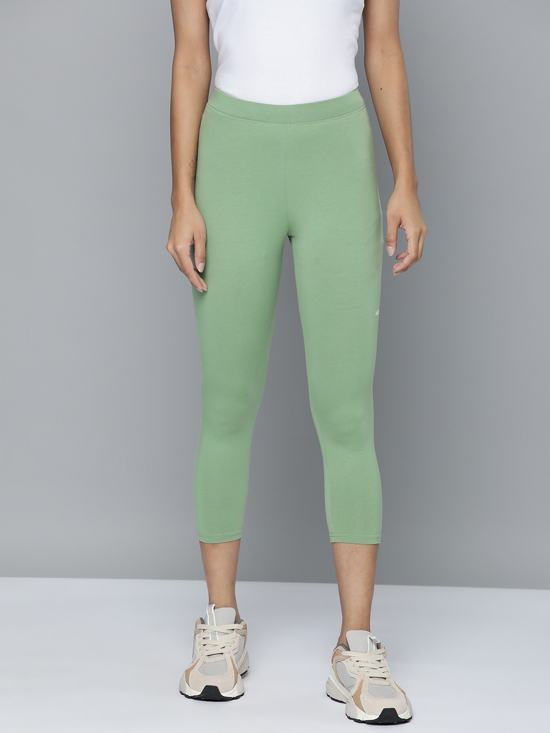 

HRX by Hrithik Roshan Three-Fourth Length Slim Fit Yoga Tights, Green