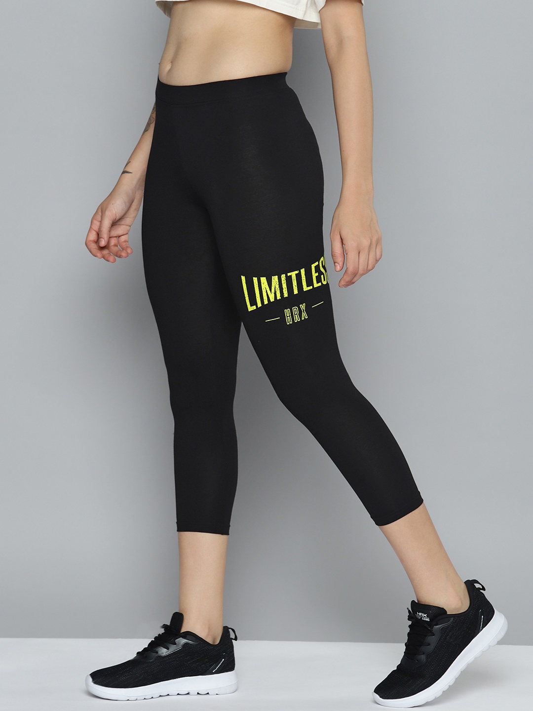 

HRX by Hrithik Roshan Women Printed Detail Slim Fit 3/4th Tights, Black