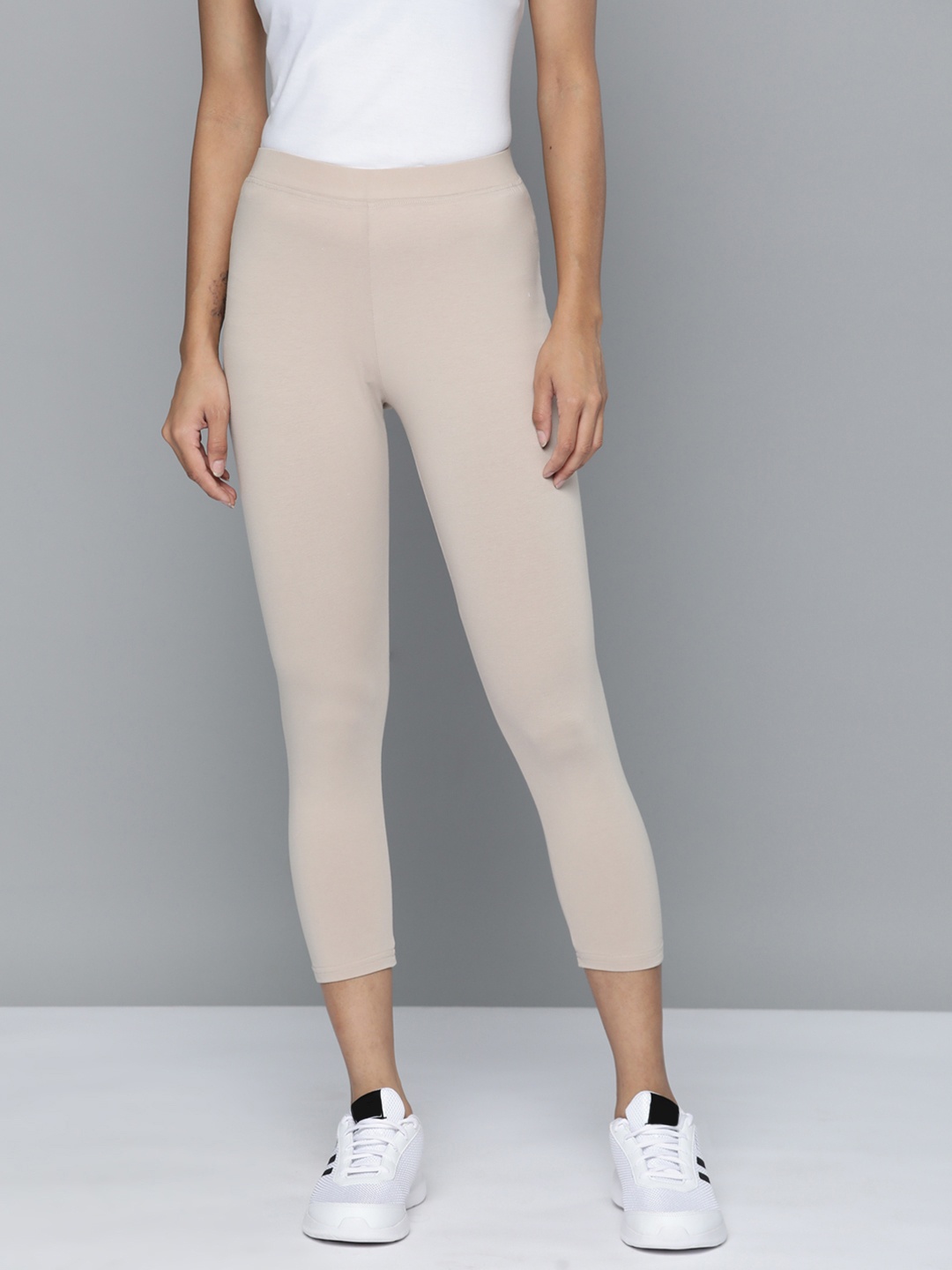 

HRX by Hrithik Roshan Three-Fourth Length Slim Fit Yoga Tights, Beige