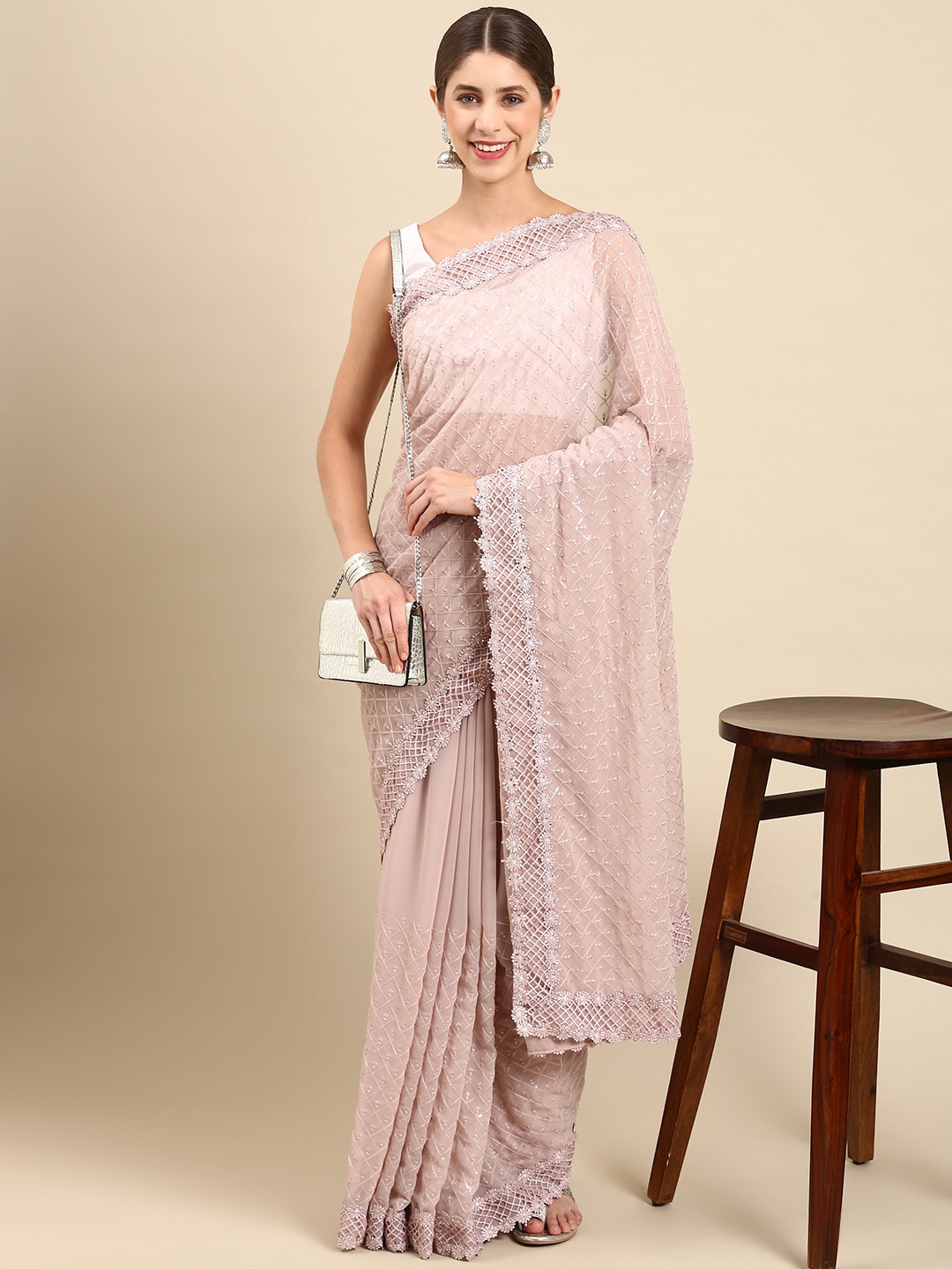 

Pothys Checked Sequinned Pure Georgette Saree, Mauve