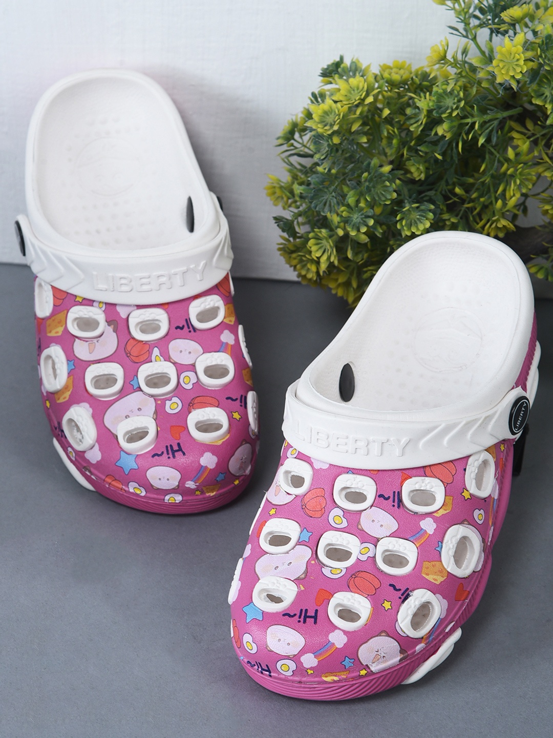 

Liberty Kids Printed Round Toe Slip On Clogs, Pink