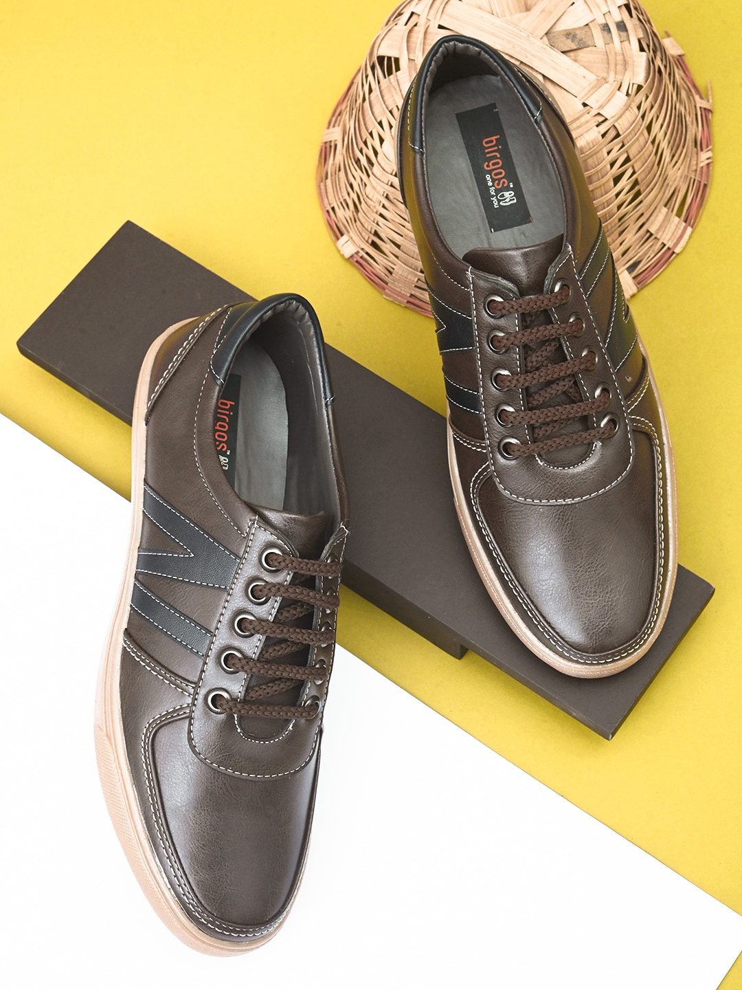 

birgos Men Textured Padded Insole Basics Sneakers, Brown