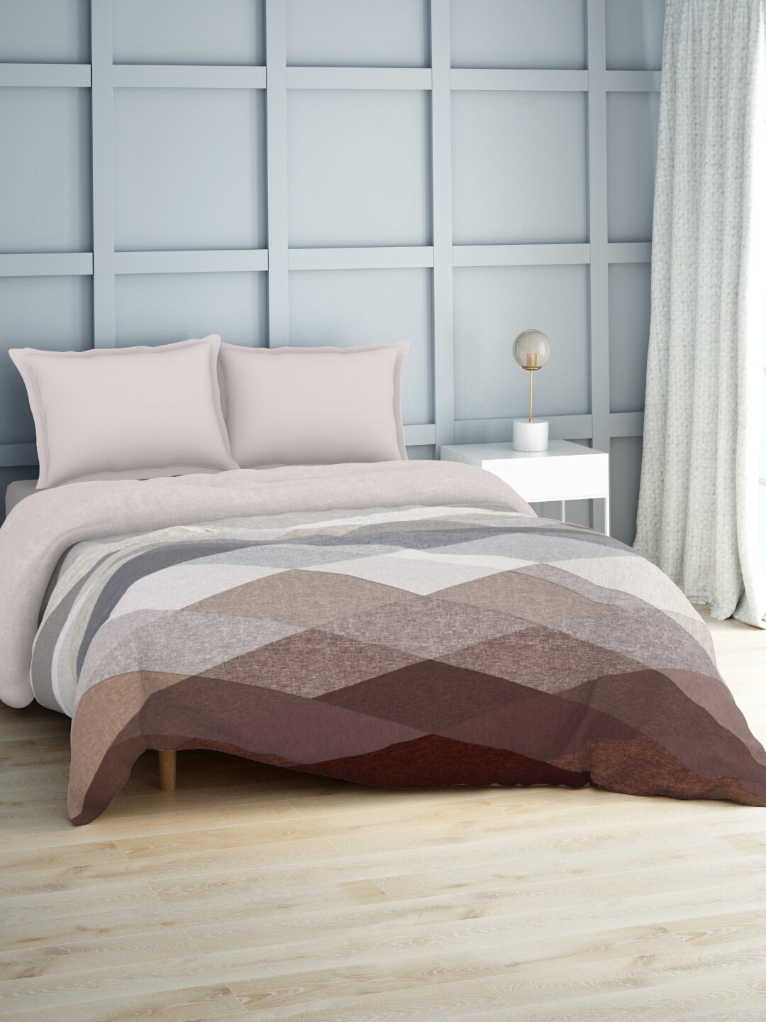 

SPACES Grey & Brown Geometric AC Room Organic Cotton 150 GSM Double Bed Quilt