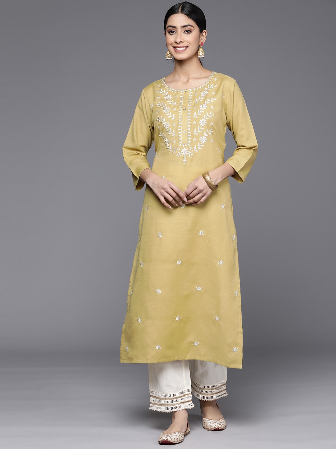 

Varanga Floral Yoke Design Thread Work Kurta, Beige