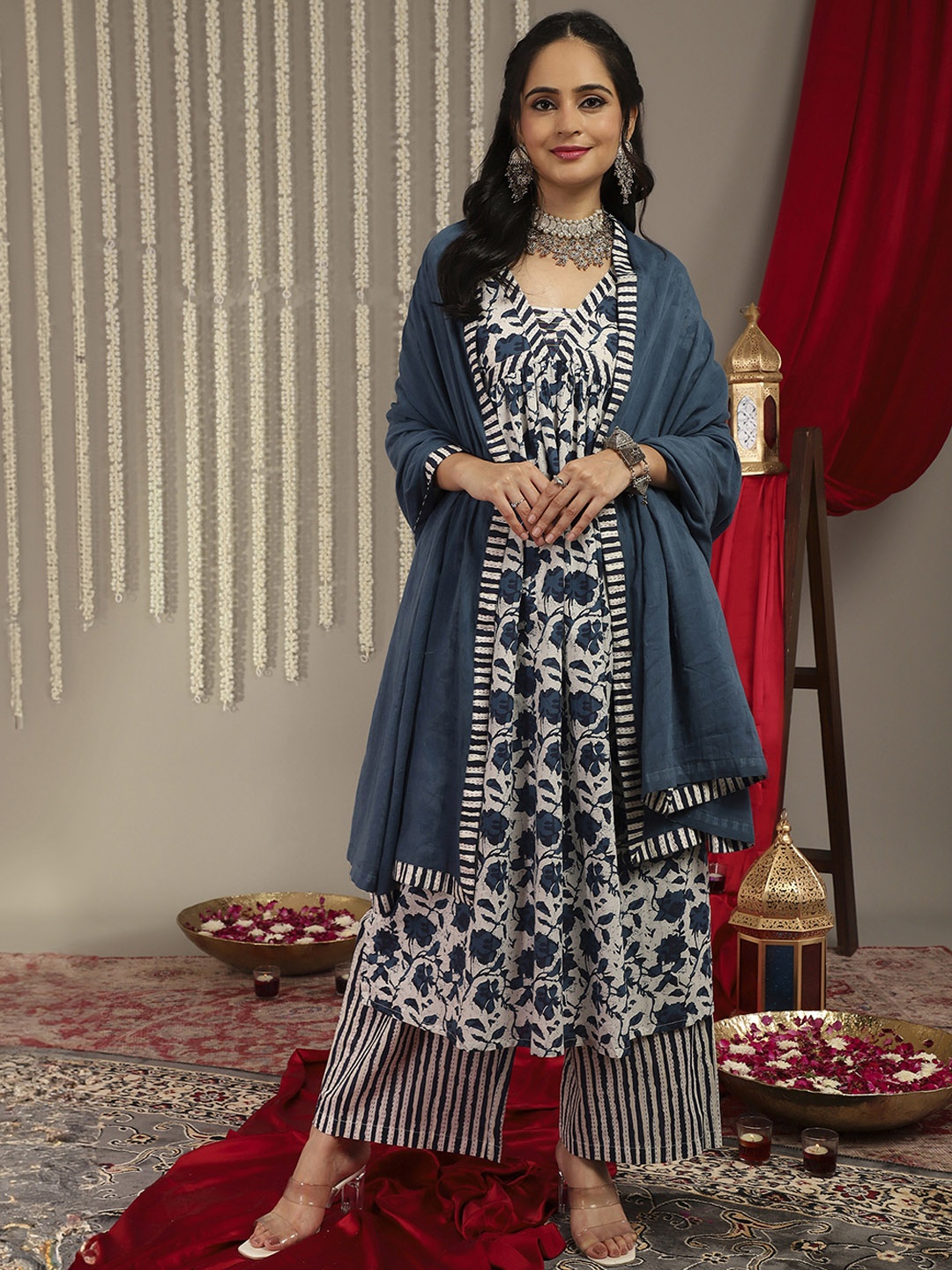 

Varanga Floral Printed Kantha Work Pure Cotton Kurta With Palazzos & Dupatta, White