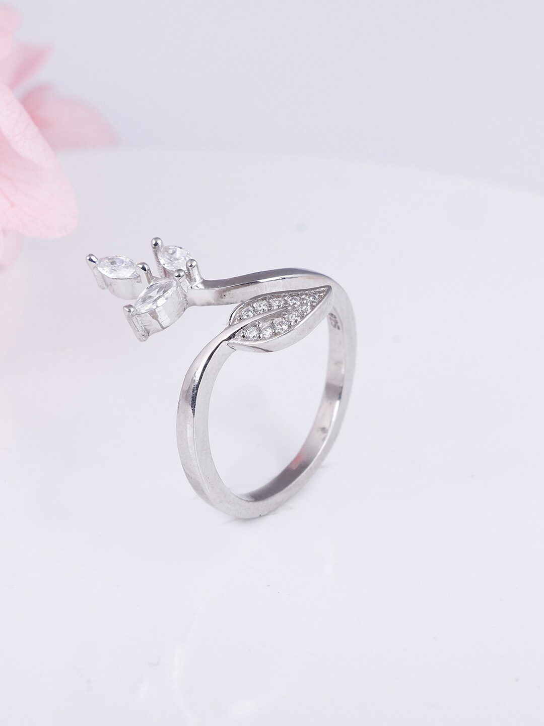 

GIVA 925 Sterling Silver Rhodium-Plated CZ-Studded Finger Ring