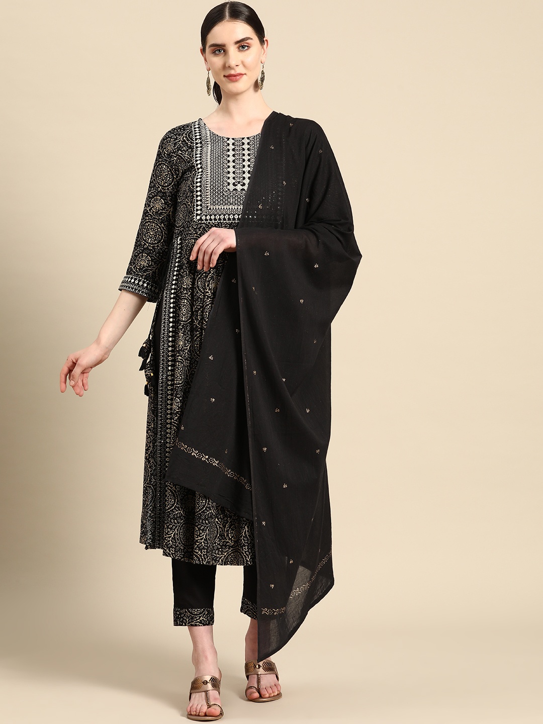 

INDYES Ethnic Motifs Yoke Design High Slit Thread Work Kurta Set With Dupatta, Black