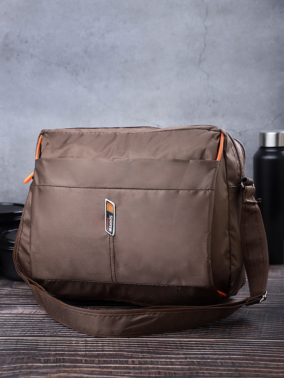 

Bag Pepper Structured Travel Lunch Tiffin Storage Shoulder Bag, Brown
