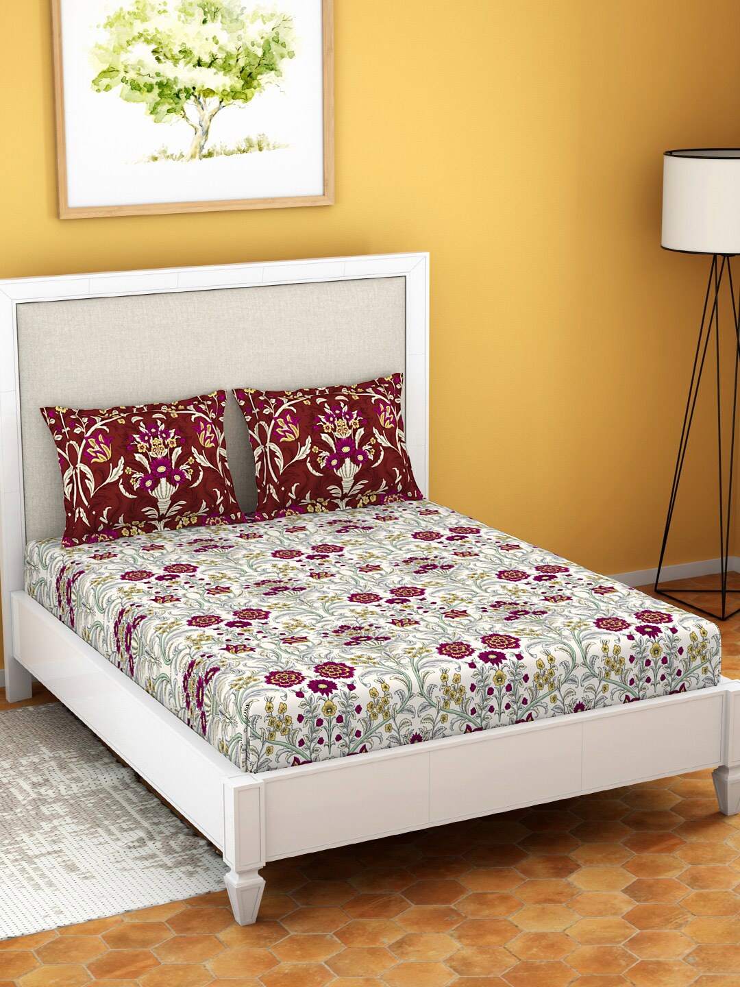 

Welspun Moments Red & White Floral 210 TC Fitted Cotton Queen Bedsheet & 2 Pillow Covers