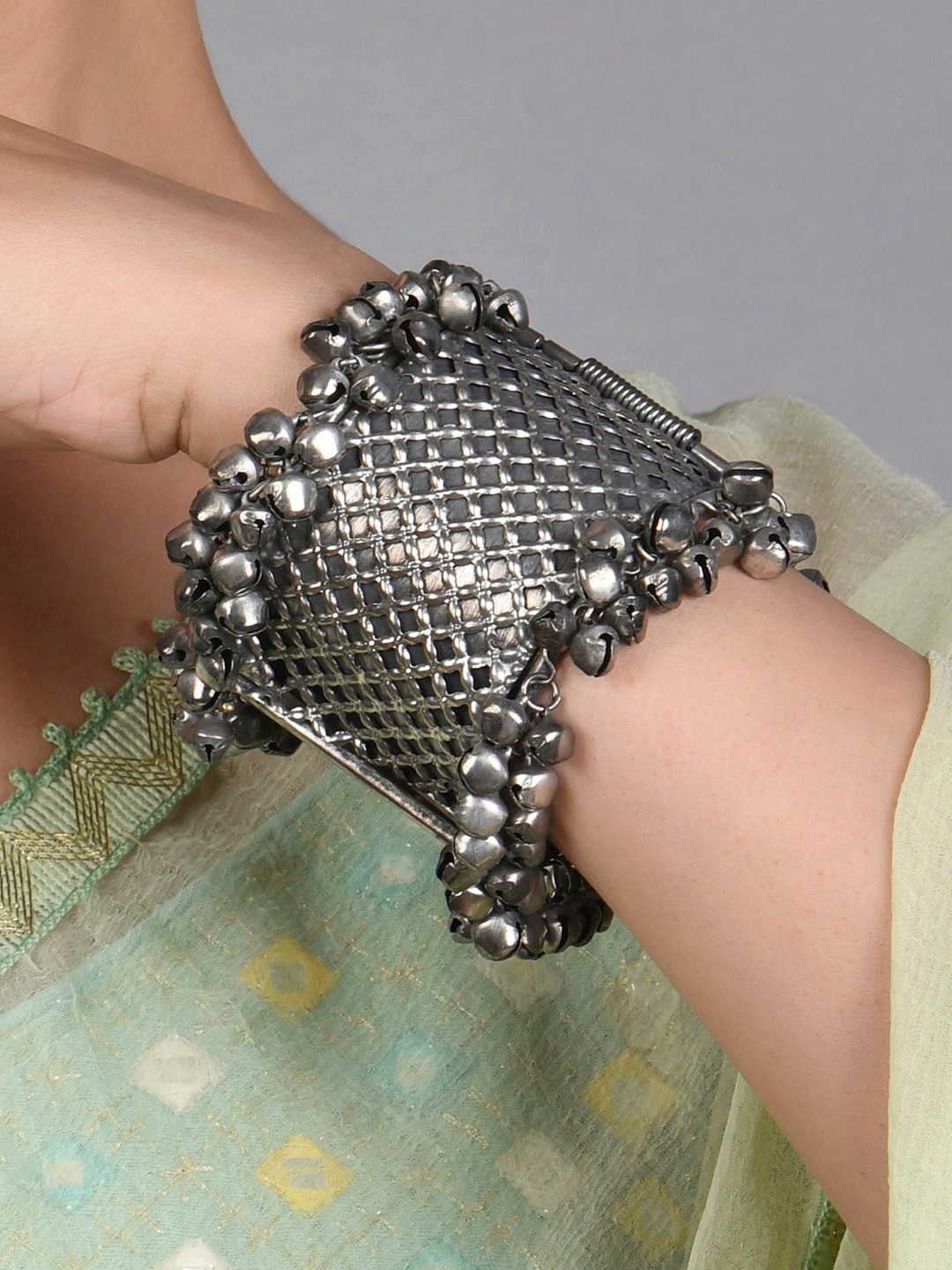 

Fida Women Oxidised Silver-Plated Kada Bracelet