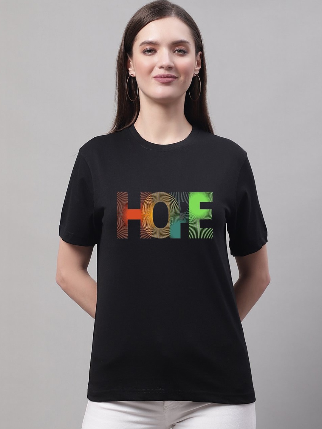 

borse lele Women Black Typography Printed Applique Running T-shirt
