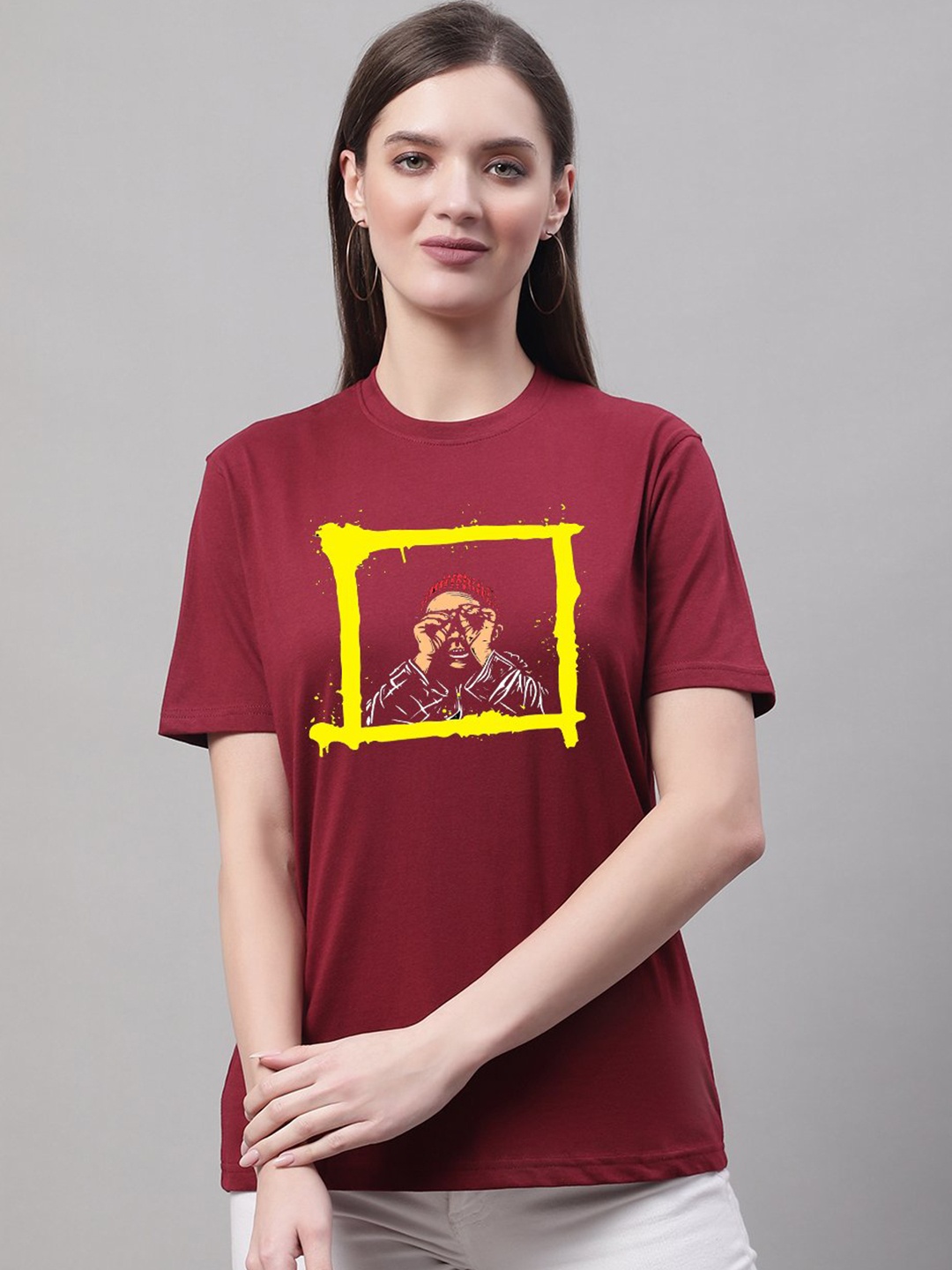 

borse lele Women Maroon Typography Printed Applique Running T-shirt