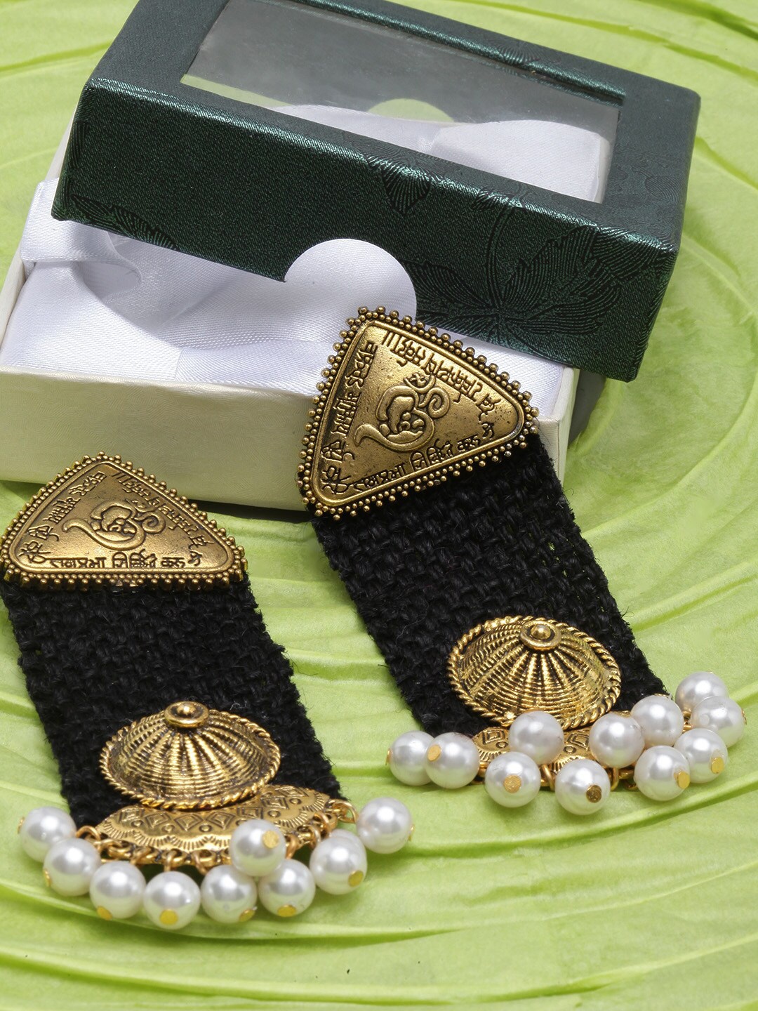

DIVA WALK Gold-Plated Contemporary Drop Earrings