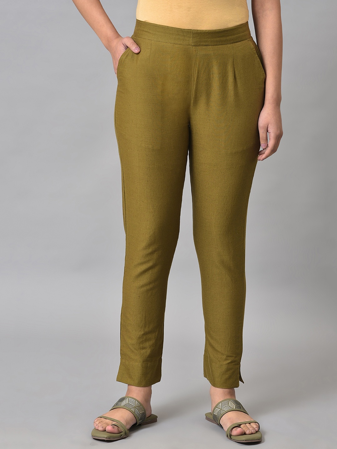 

elleven Women Cotton Regular Fit Trousers, Green