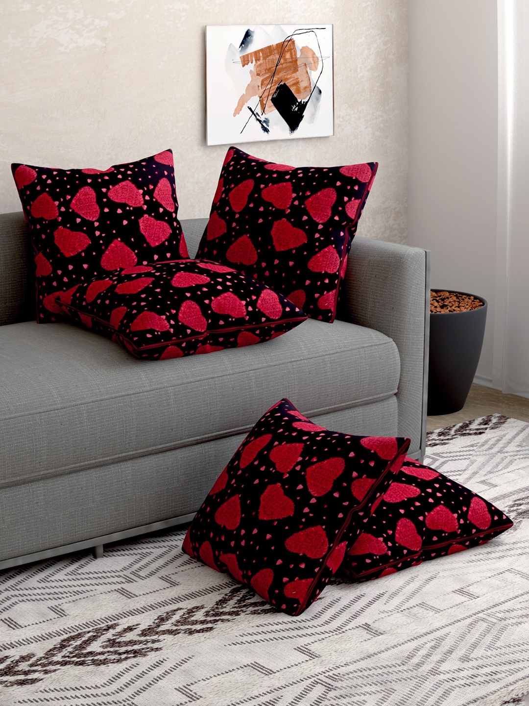

Salona Bichona Red & Black 5 Pcs Geometric Printed Pure Cotton Cushion Covers