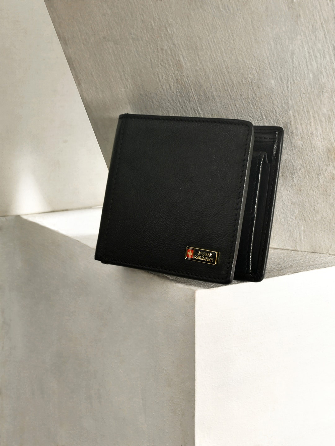

SWISS MILITARY Men Leather Two Fold Wallet, Black
